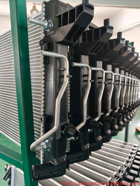 Radiator with Copper Oil Cooler vs. Radiator with Aluminum Oil Cooler: A Visual Material Comparison